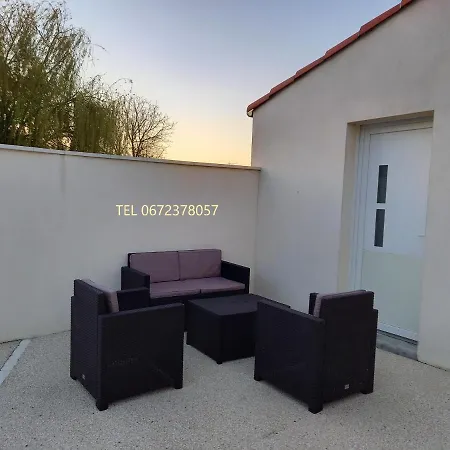 La Teranga Proche La Rochelle Apartament *